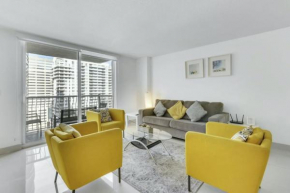 1 BR Suite in Brickell 25th Floor with Balcony and Parking